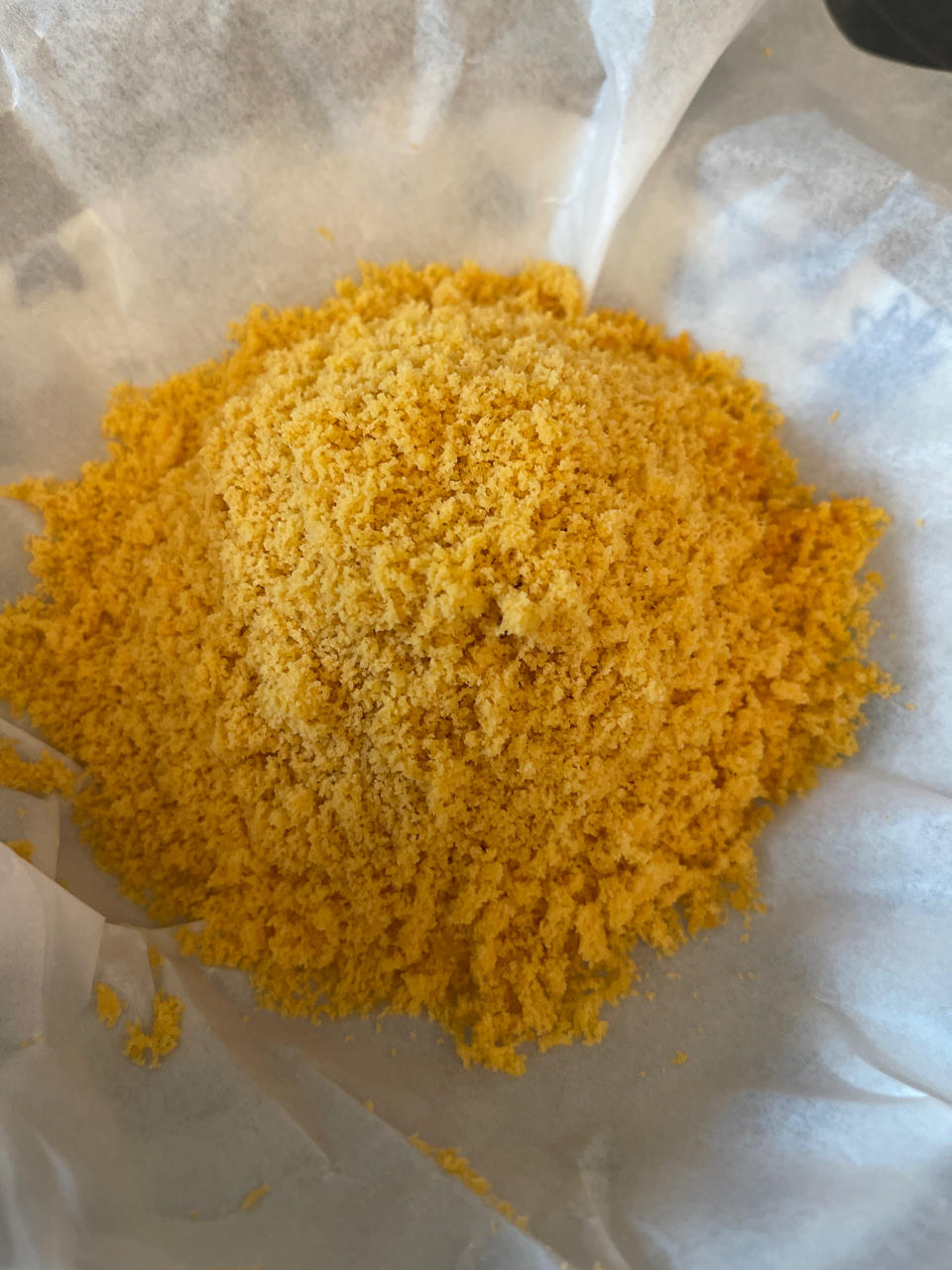 1、处理生咸蛋黄——（流心月饼“奶黄馅”原料）