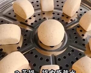 一次发酵【营养红枣牛奶馒头】的做法 步骤7