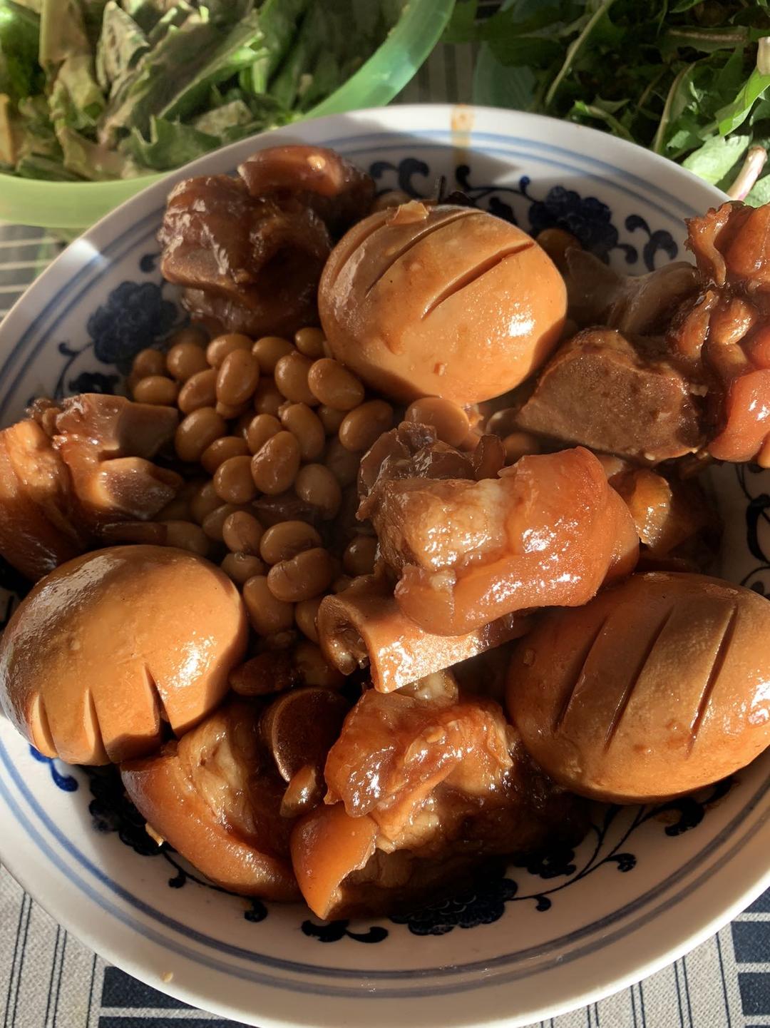 一夹就断的黄豆焖猪蹄