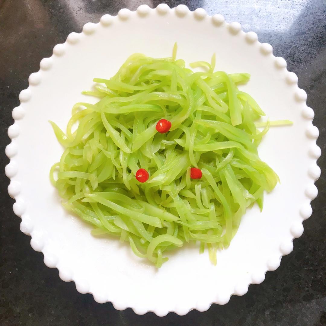 清炒莴笋丝