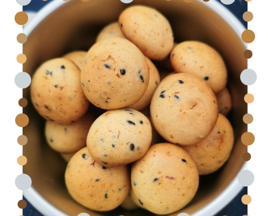 蛋黄芝麻小饼干的做法