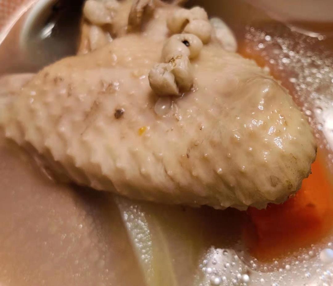 节瓜红萝卜煲老鸡（粤式例汤）
