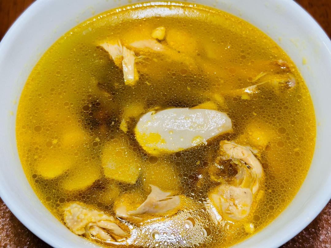鲜松茸土鸡汤