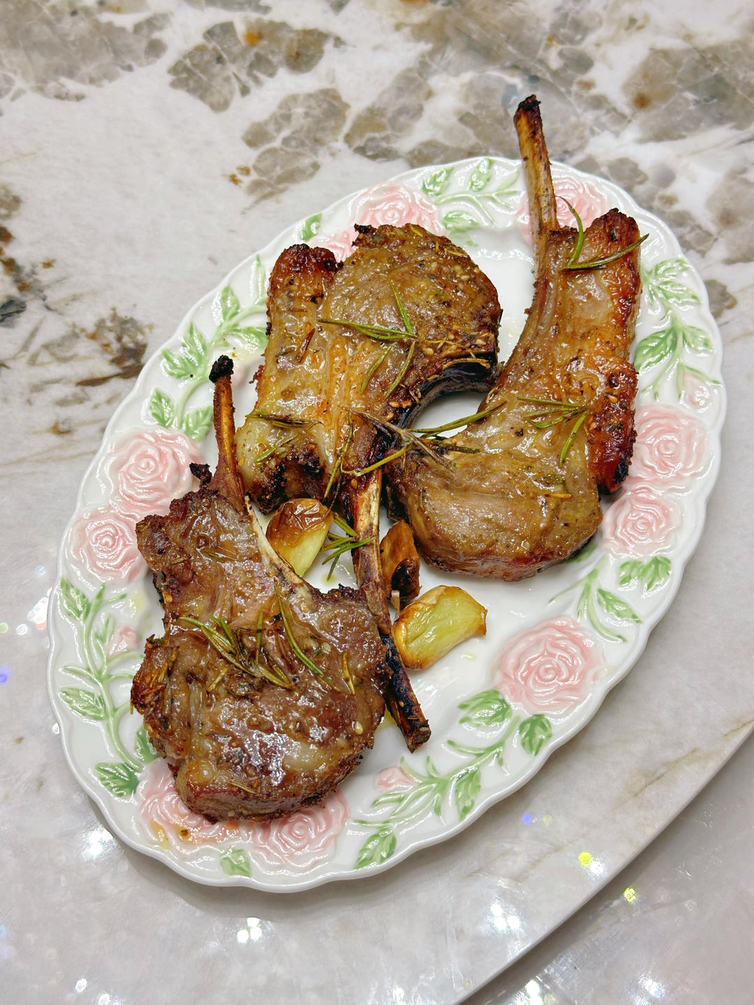 菜芽做的超简单空气炸锅烤羊排