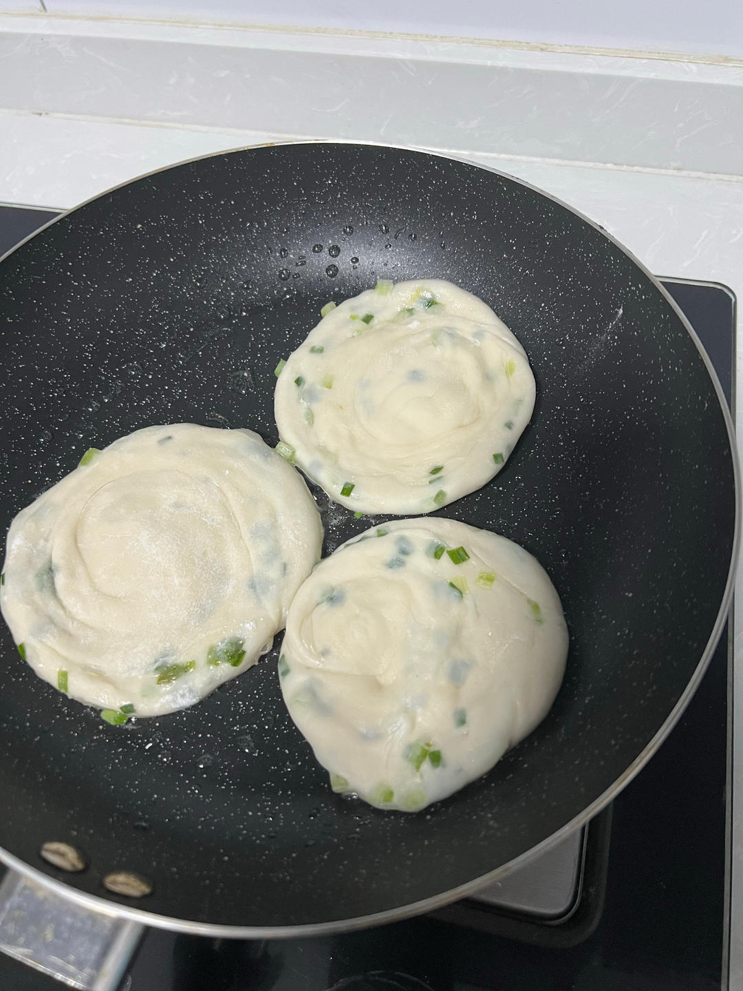 堂妈教你做飘香葱油饼