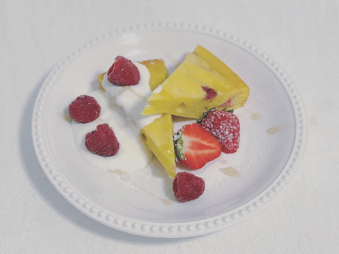 厚厚的爆浆莓果热松饼（附冷冻后快速加热法）