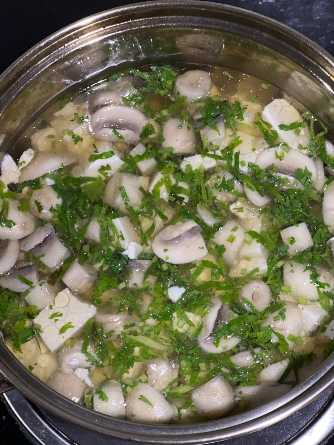 口蘑豆腐汤