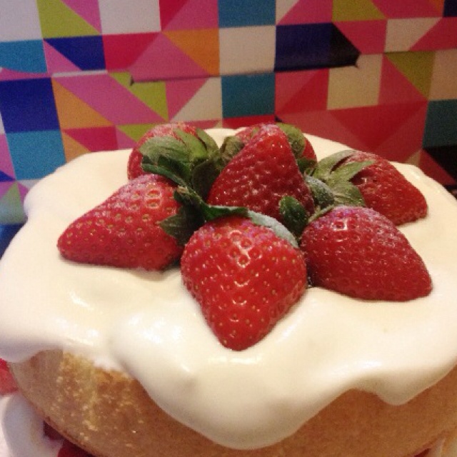 时下流行的鲜奶油戚风裸蛋糕