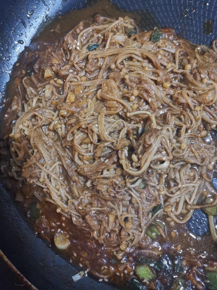 ㊙️比烧烤好吃💯倍👉孜然金针菇，香辣过瘾巨好吃‼️