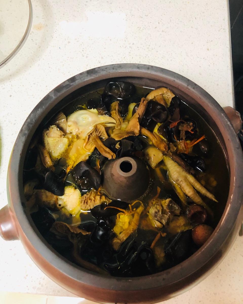 汽锅菌菇鸡汤