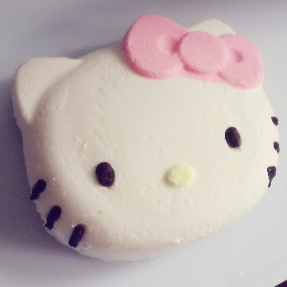 hello kitty 立体主题蛋糕——酸奶奶酪蛋糕