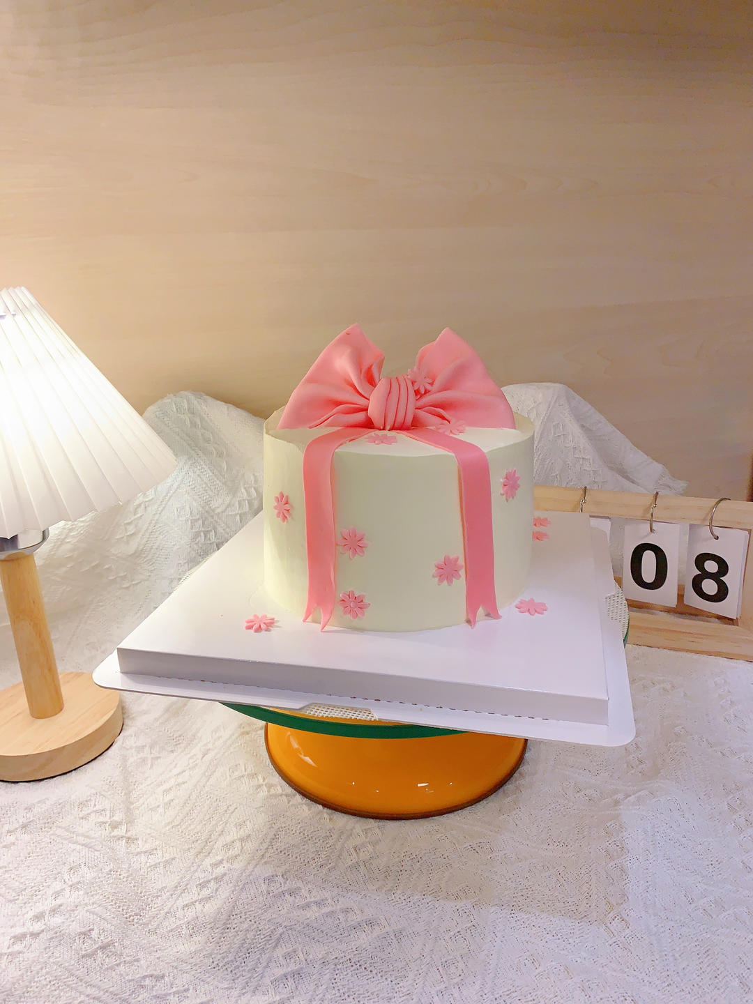 翻糖蝴蝶结淡奶油蛋糕