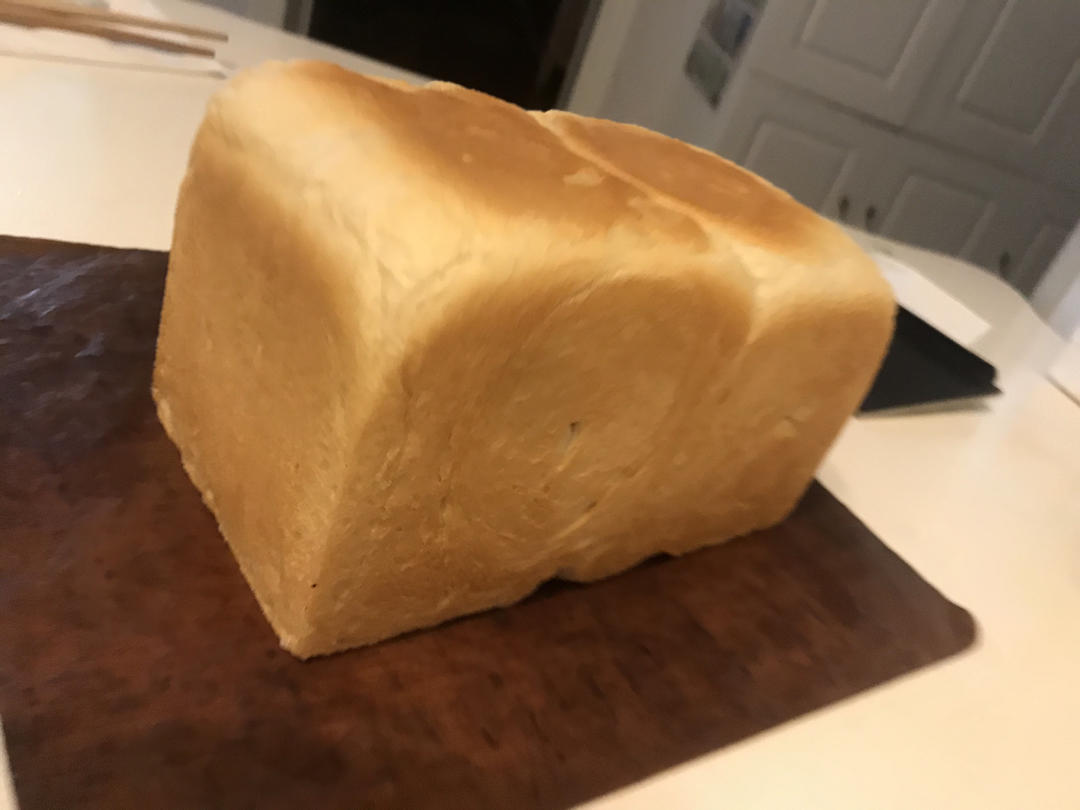 用烤箱自己做面包--手工牛奶吐司面包