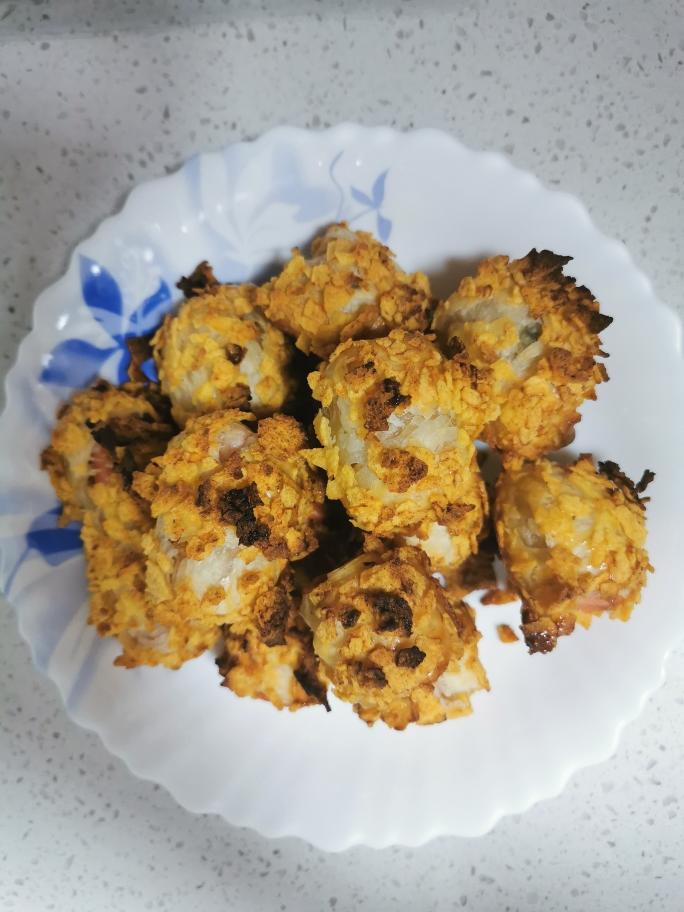 嘎嘣脆的薯片香肠卷