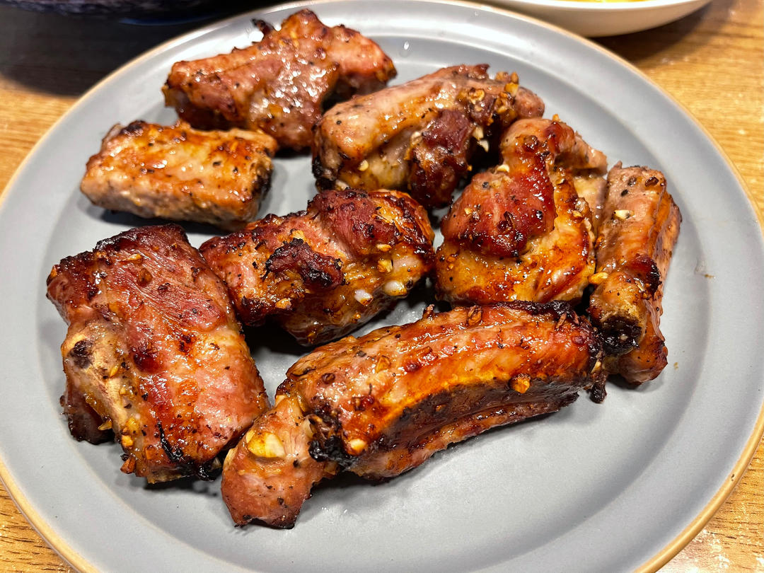 空气炸锅蒜香排骨，巨香巨好吃，简单易操作