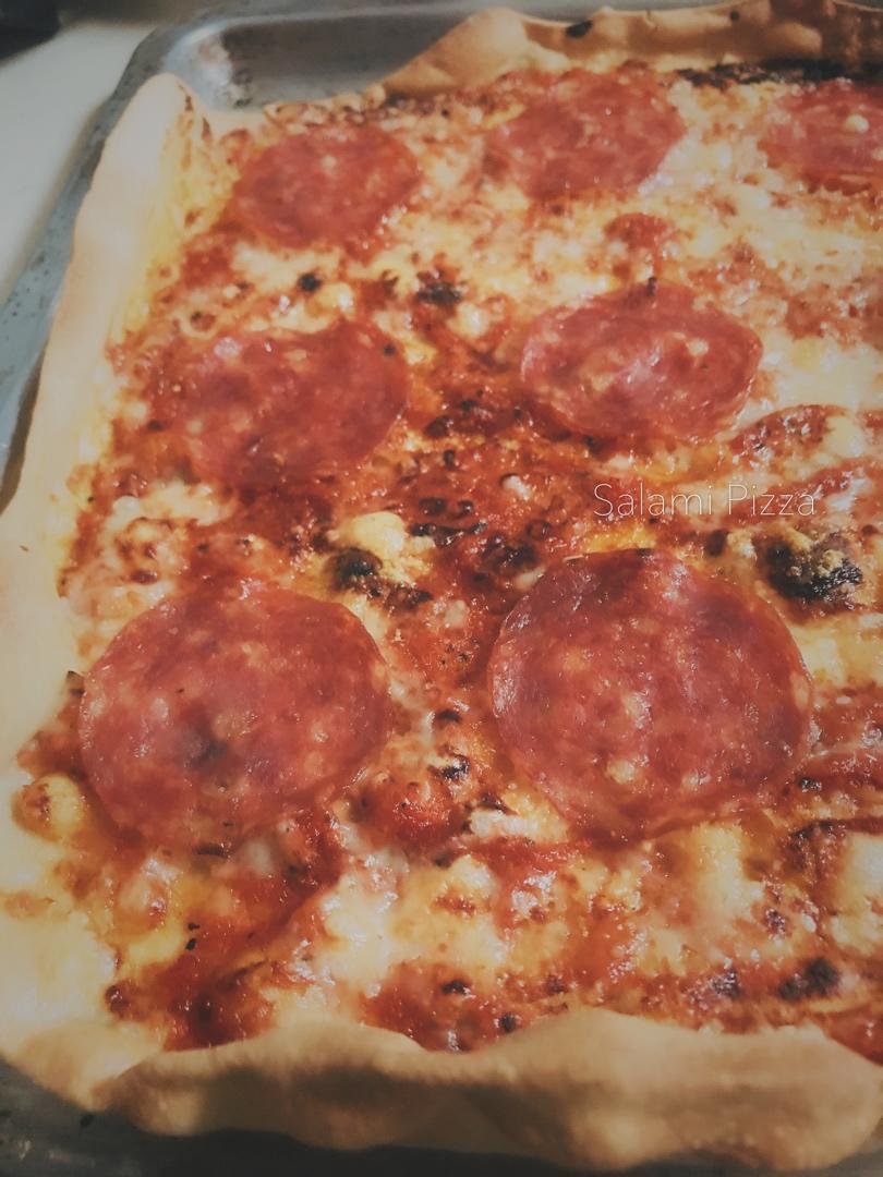 萨拉米薄底披萨 Salami Pizza