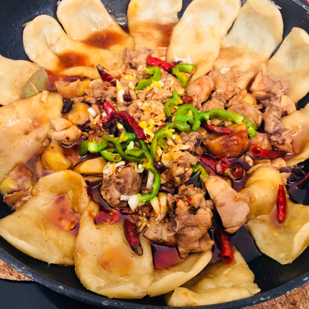 呼噜呼噜互撸娃做的地锅鸡 自制红油【曼食慢语】