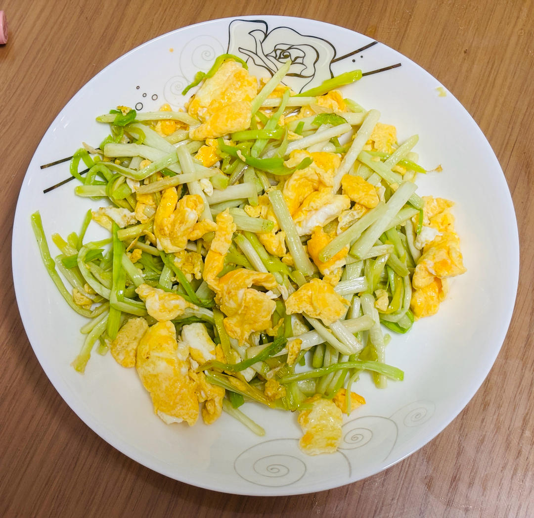 蒜黄炒鸡蛋