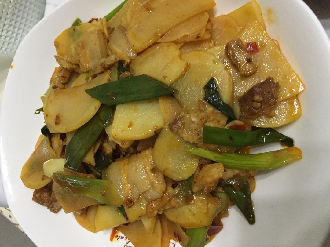 土豆片回锅肉