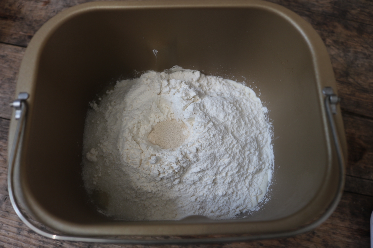 新手酸奶小餐包小面包的做法 步骤2