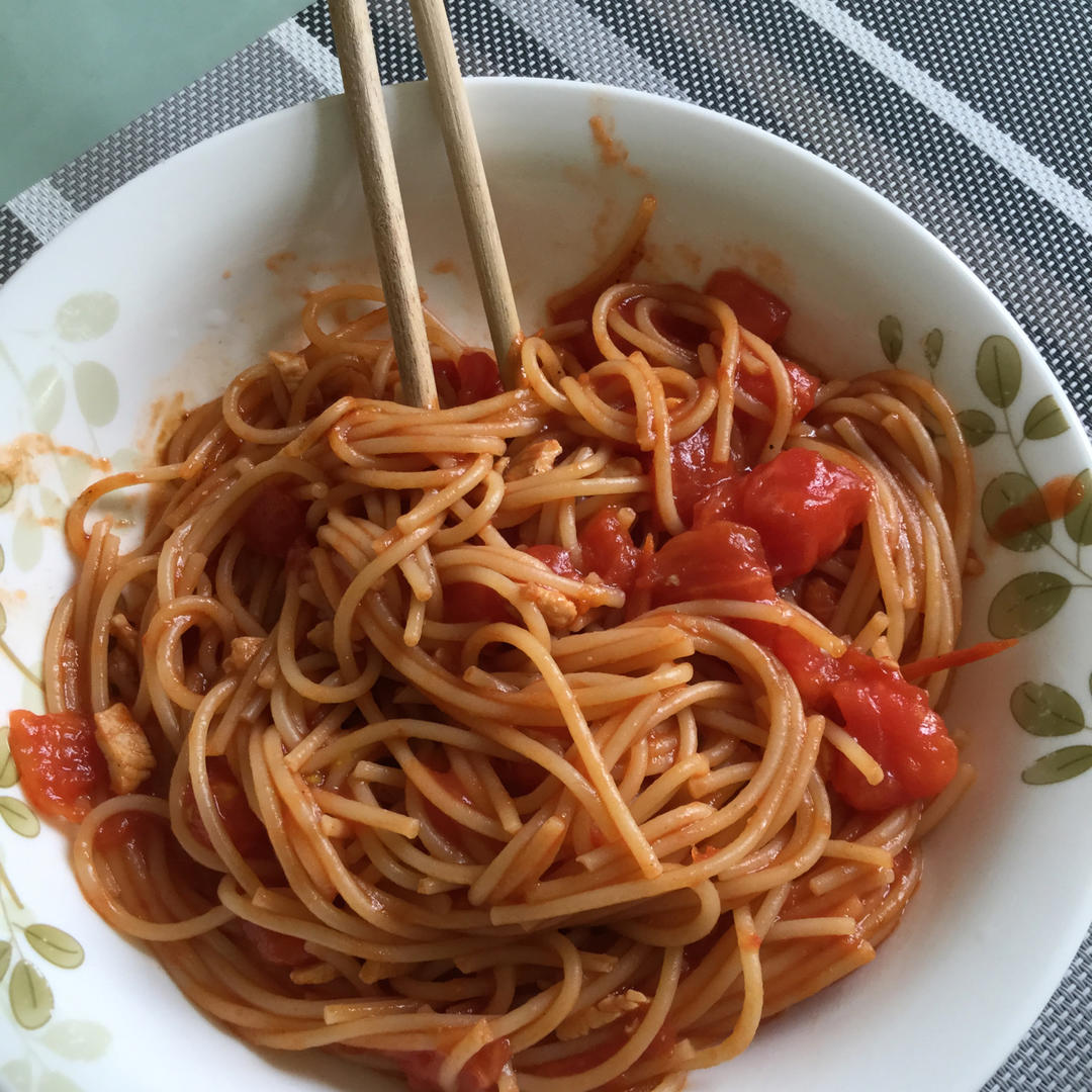 番茄意大利面