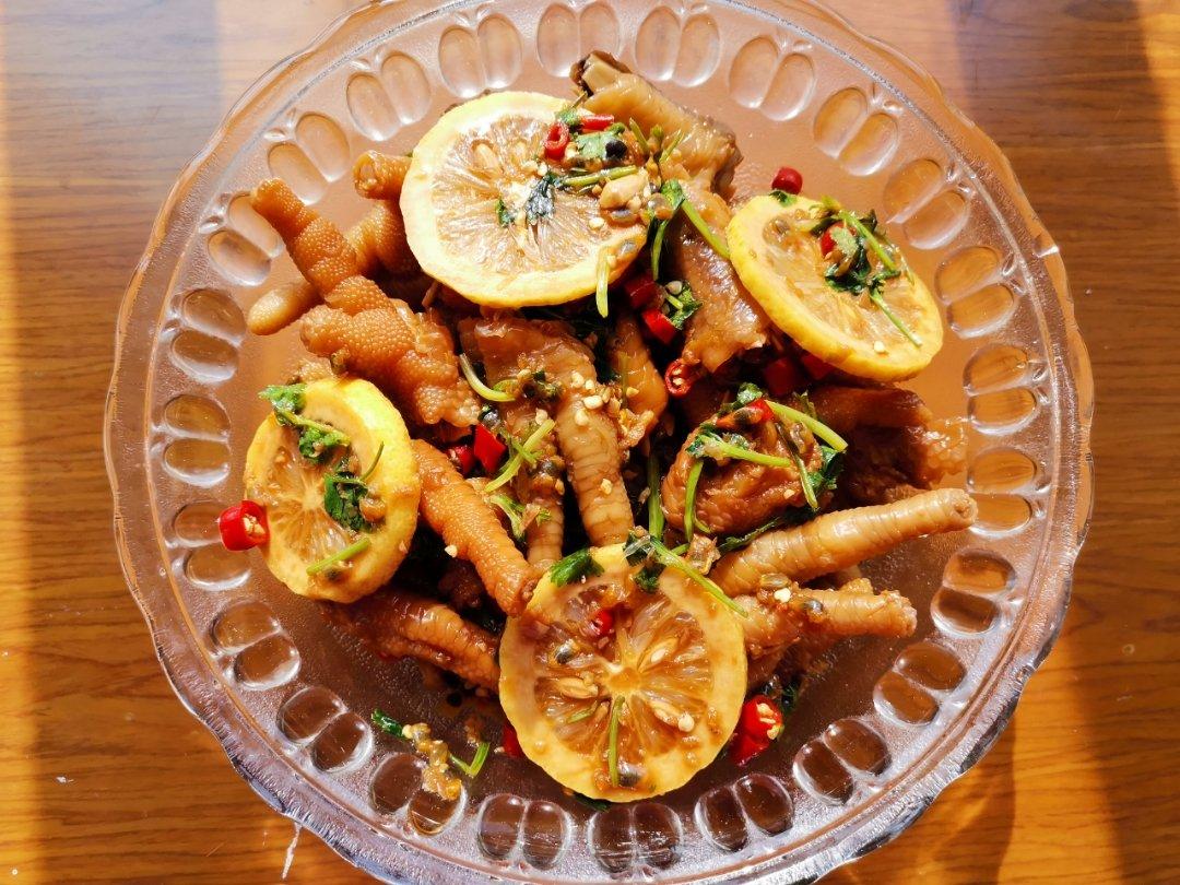 【酸辣无骨凤爪】