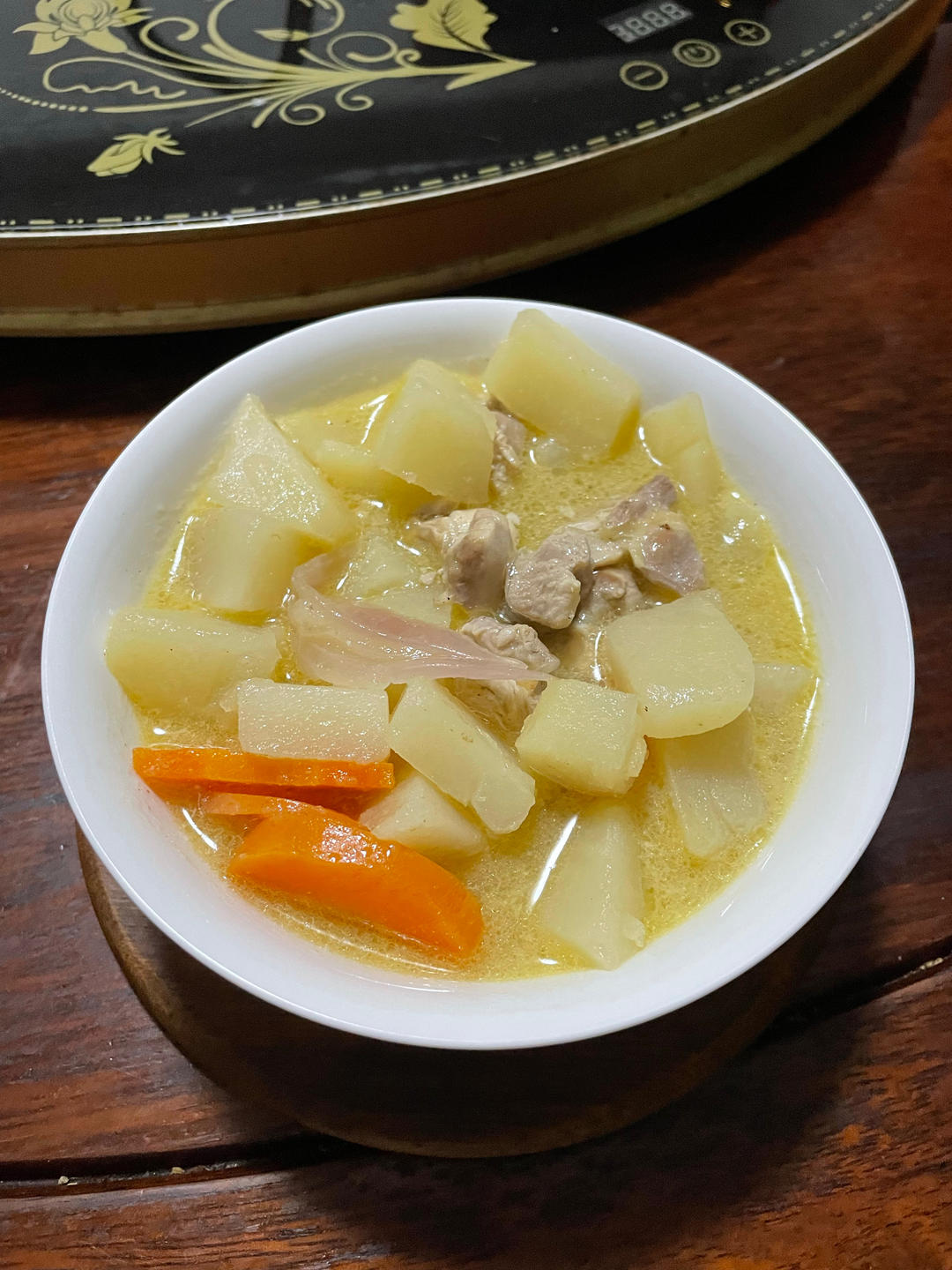 土豆胡萝卜烧鸡腿