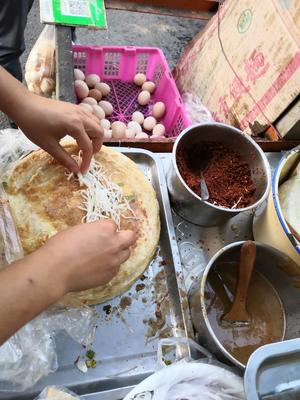 鸡蛋灌饼的做法 步骤20