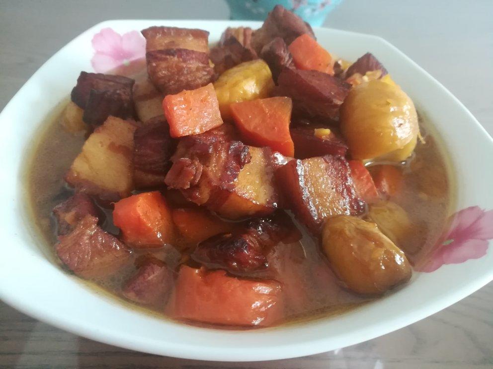 【板栗红烧肉】