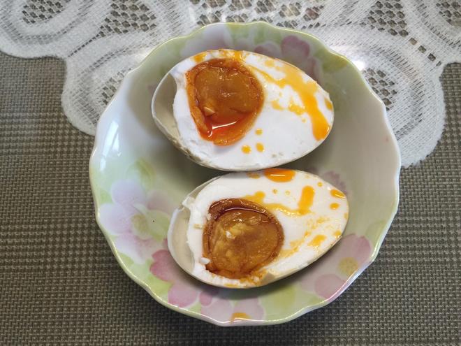自己腌制咸鸭蛋（附咸蛋白、咸蛋黄的保存方法）的做法