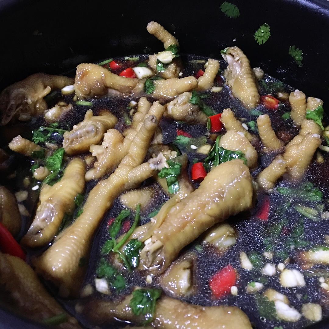 喵小猫-hui做的炒鸡入味的独家酸辣鸡脚