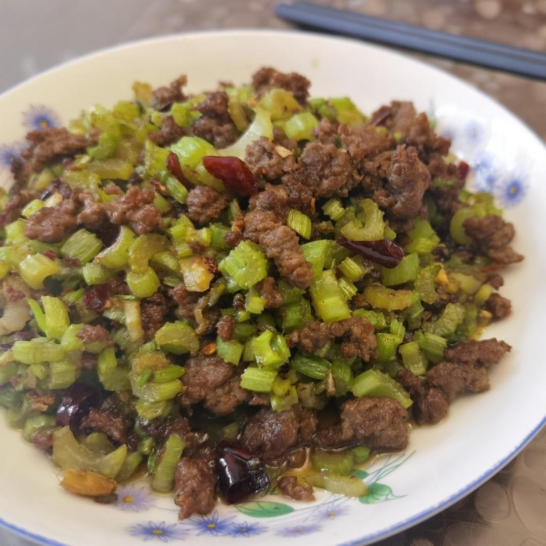 芹菜牛肉沫