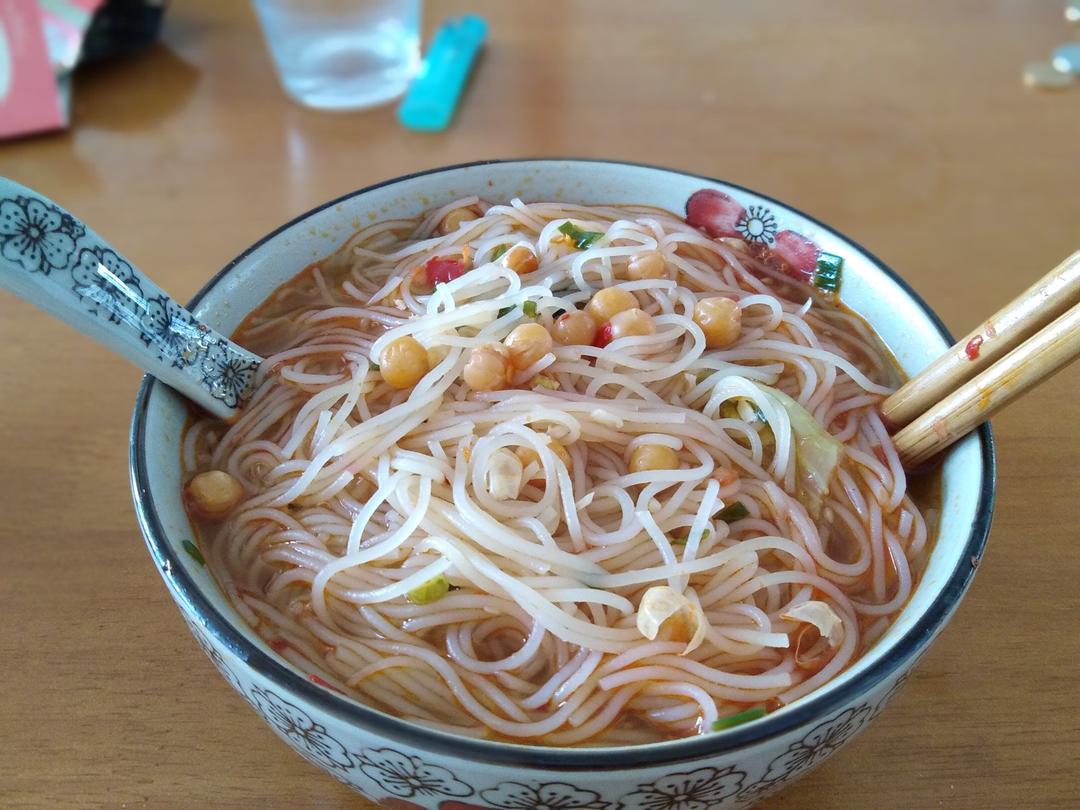 快手酸辣粉丝(米线)