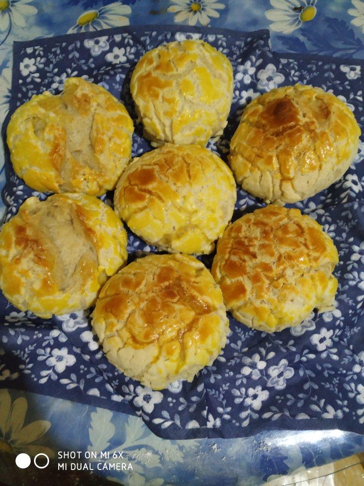 好吃到炸裂的港式菠萝包（附带制作酥皮的小视频）