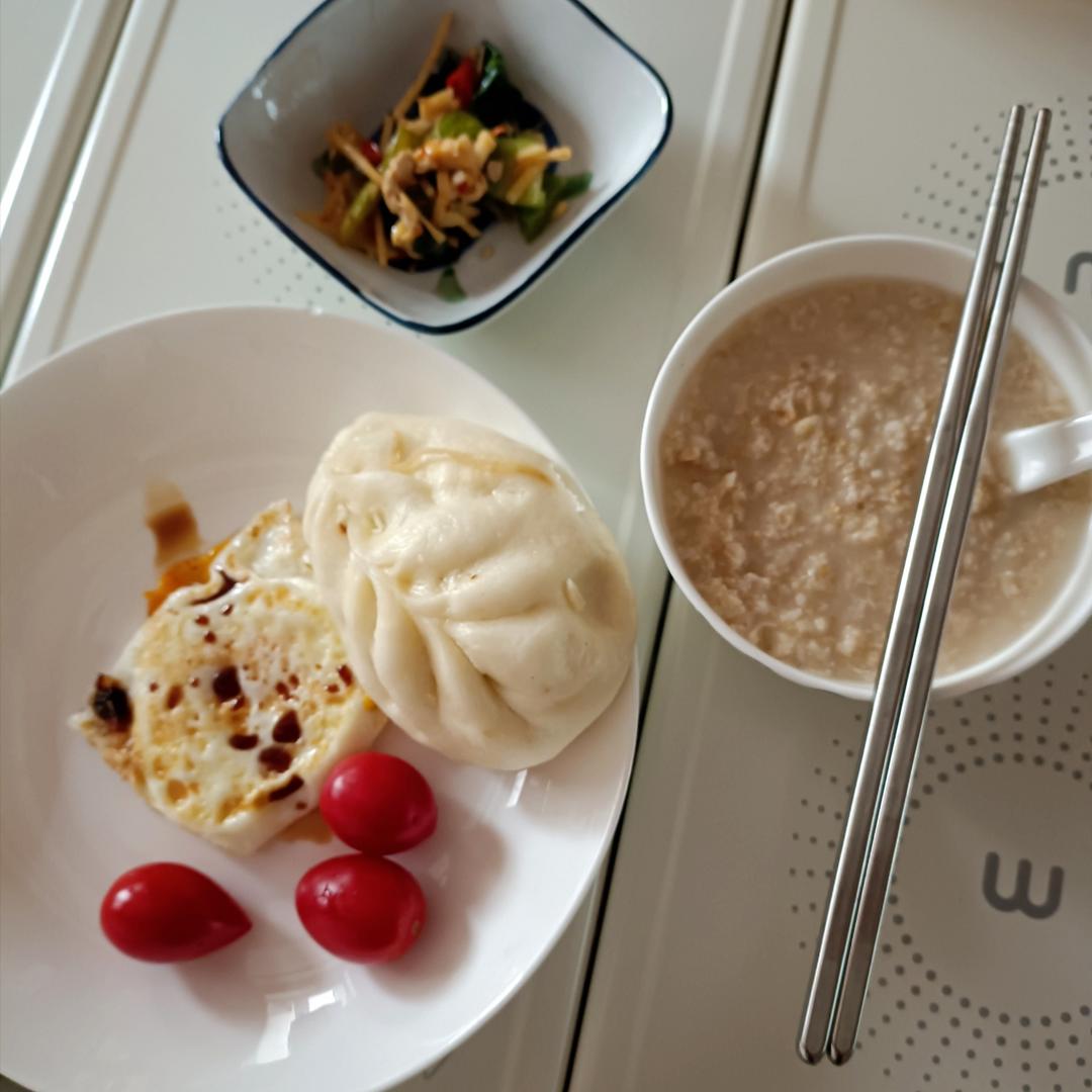 荠菜猪肉包子