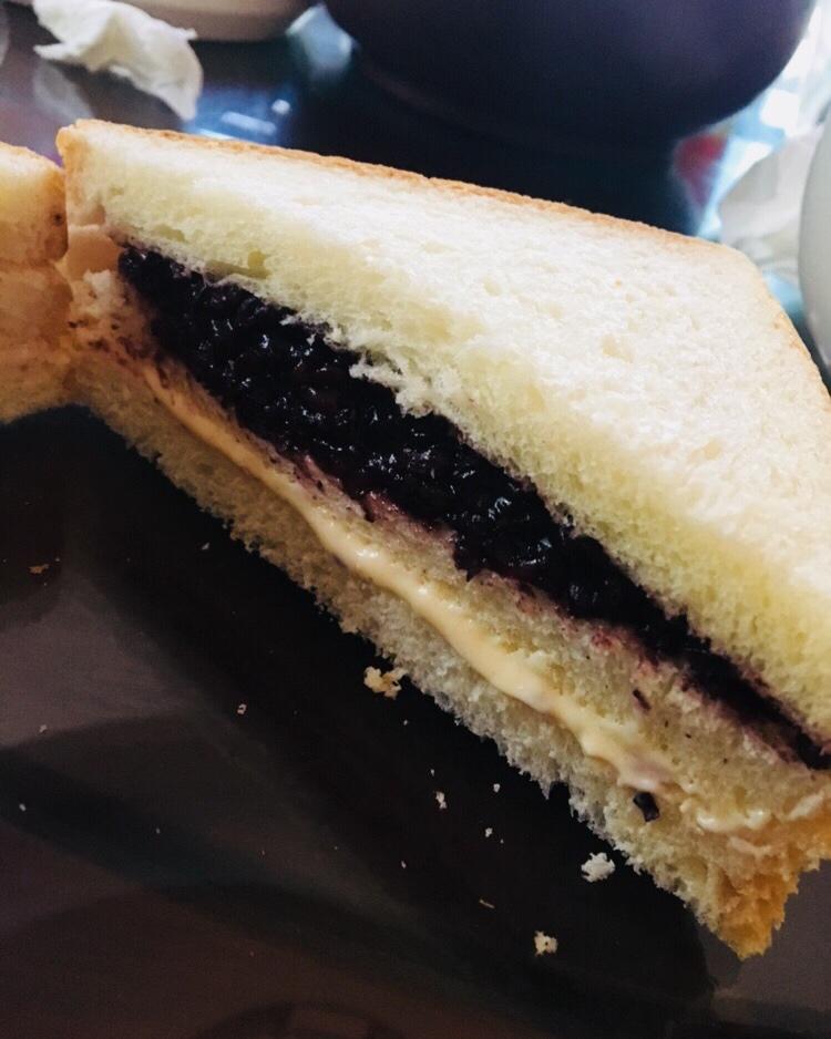 小稻米mini做的黑米面包