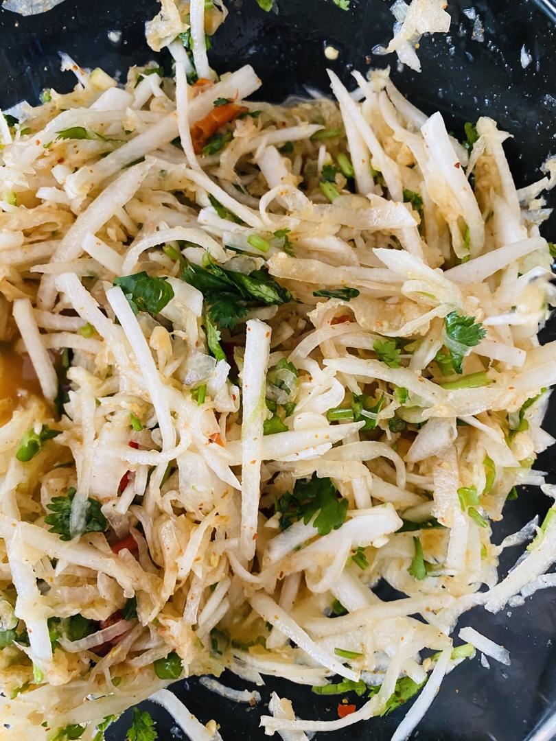 川味凉拌红皮萝卜丝