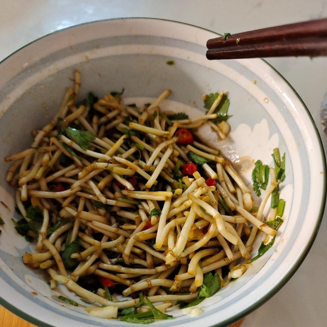 凉拌折耳根（鱼腥草）