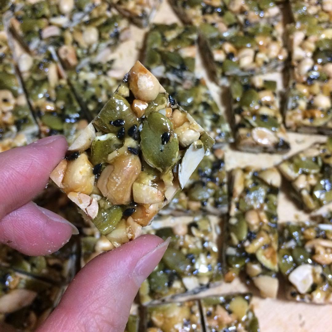 花生瓜子黑芝麻酥