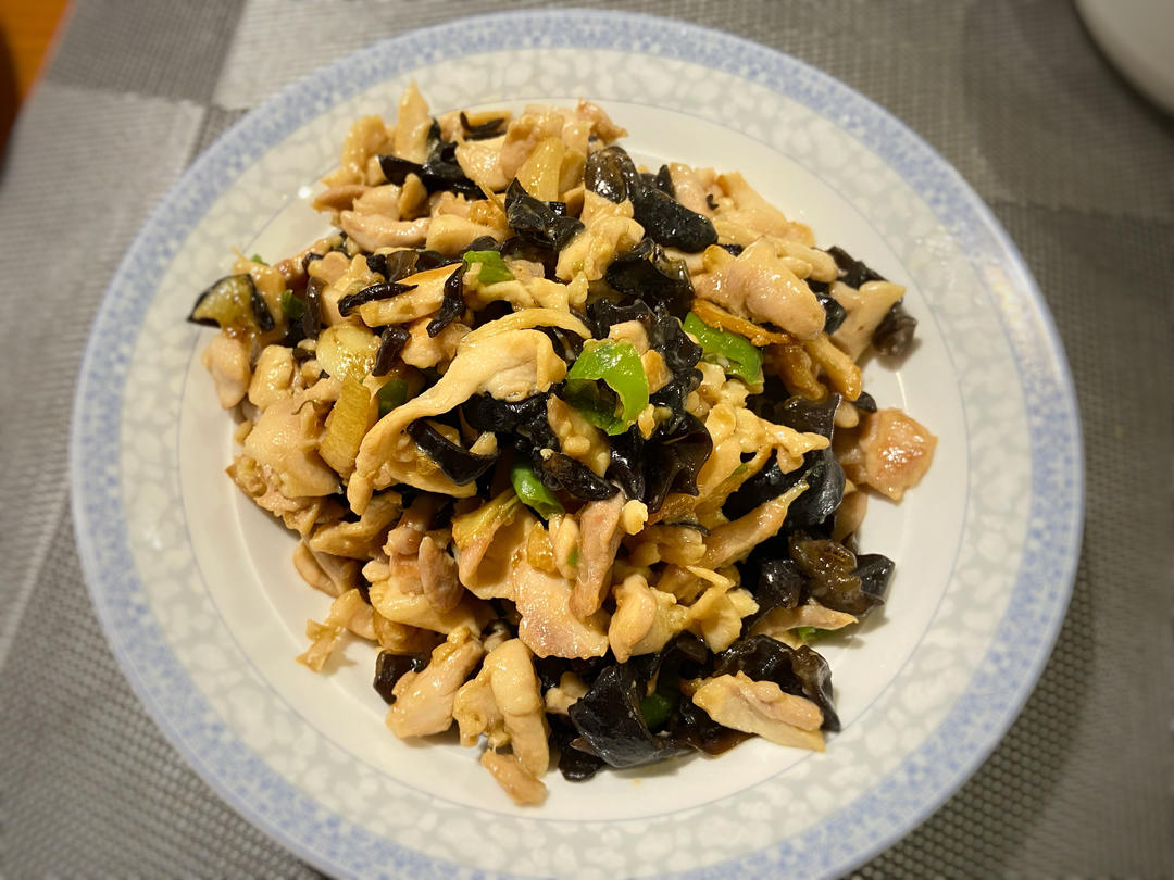青椒炒鸡丁