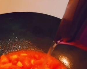 番茄味的水煮巴沙鱼柳，连汤带肉都吃光的做法 步骤7
