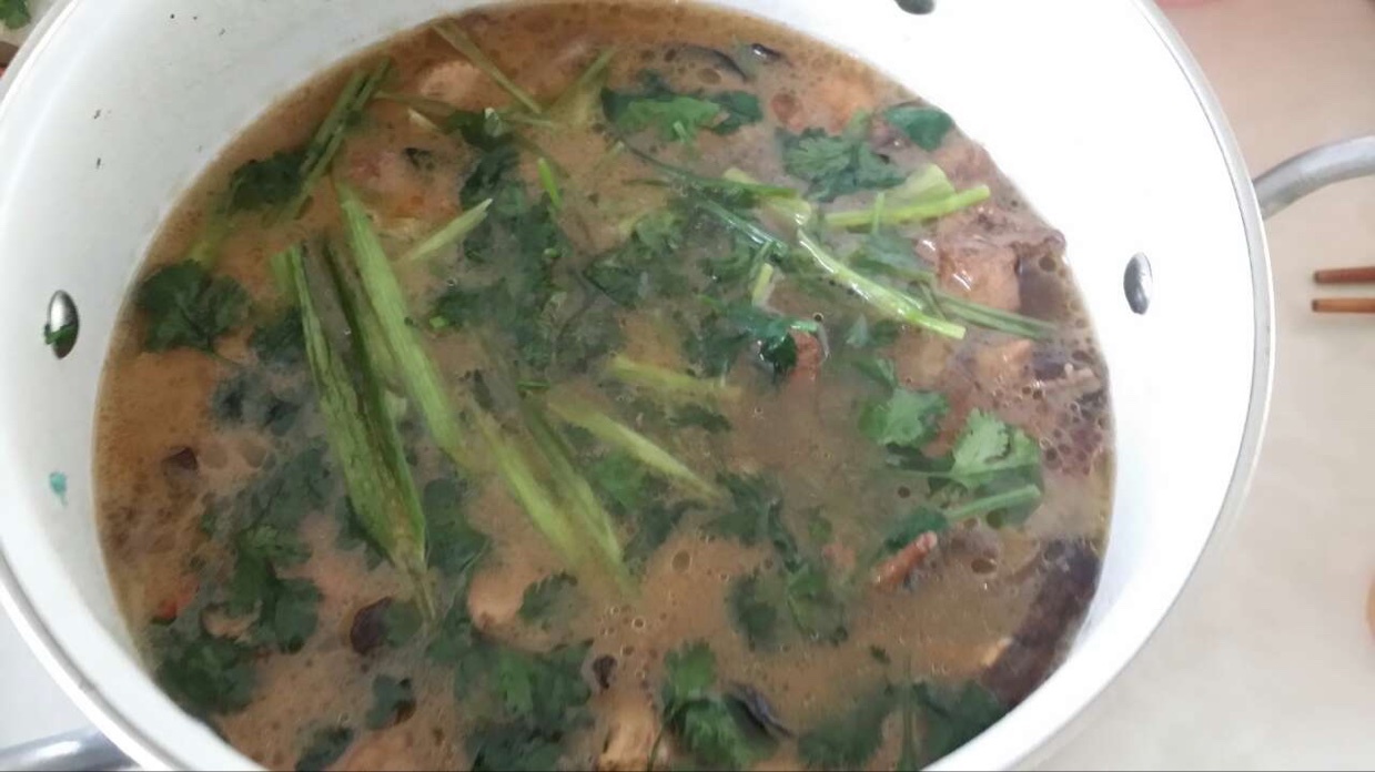 小鸡炖蘑菇