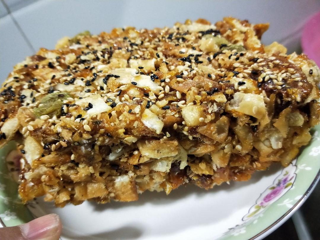 用饺子皮做“萨其马”