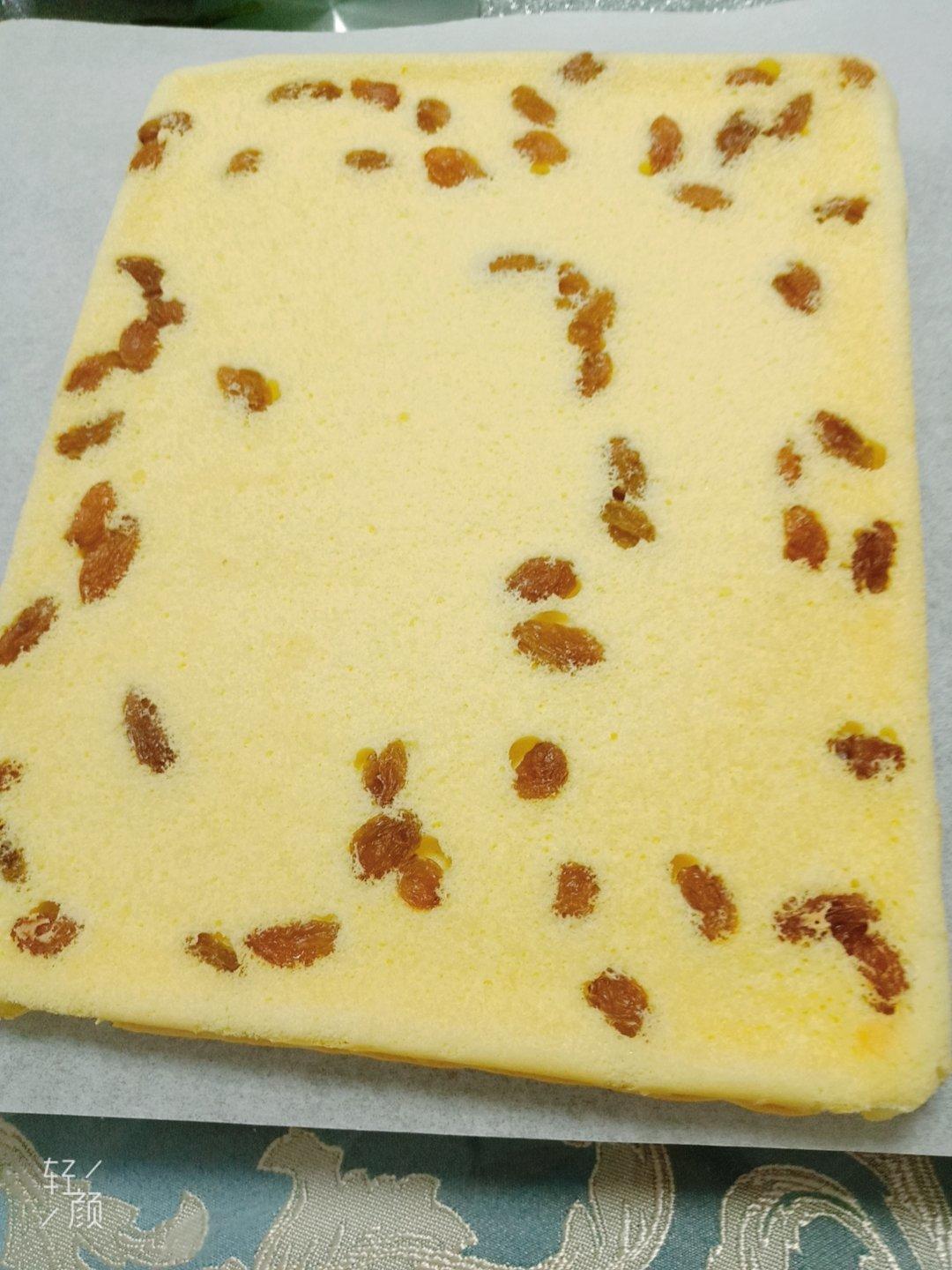 清甜葡萄干蛋糕卷