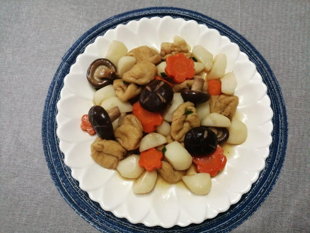 饽荠双菇面筋煲