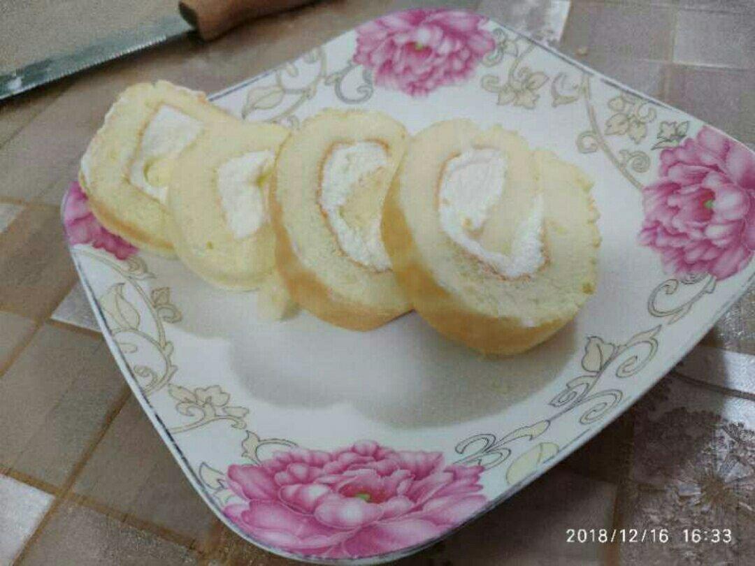戚风奶油蛋糕卷