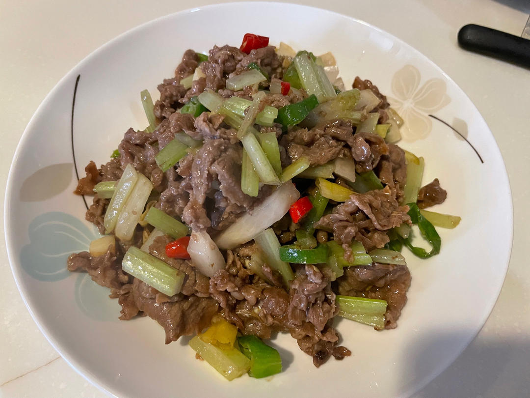 小炒黄牛肉，肉嫩味香！太好吃了简直是米饭杀手！