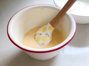 咸蛋黄芋泥古早蛋糕（流心奶黄风味）的做法 步骤10