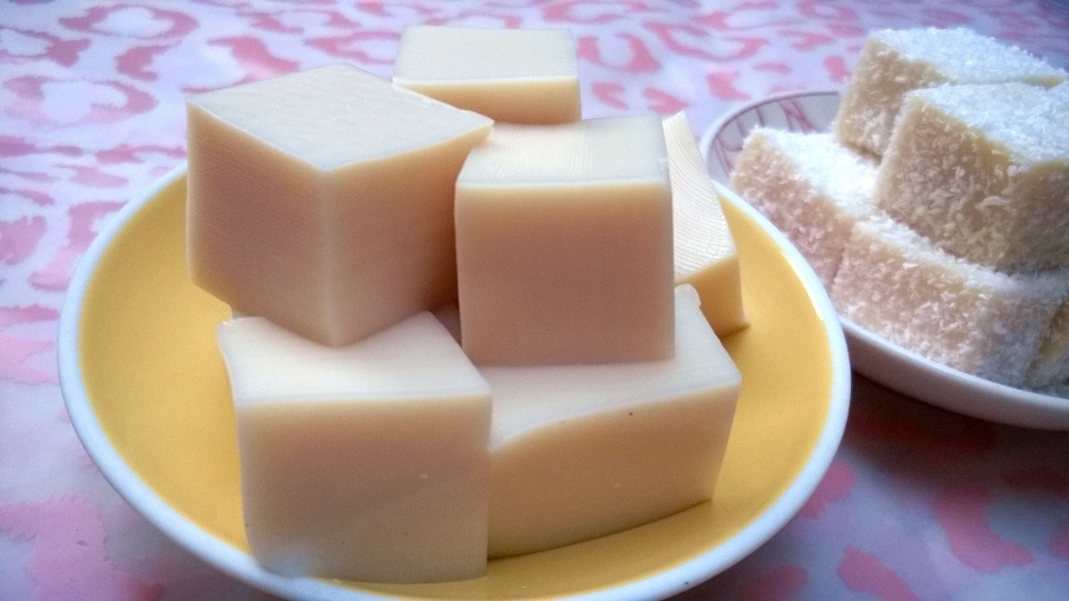 椰丝牛奶小方糕