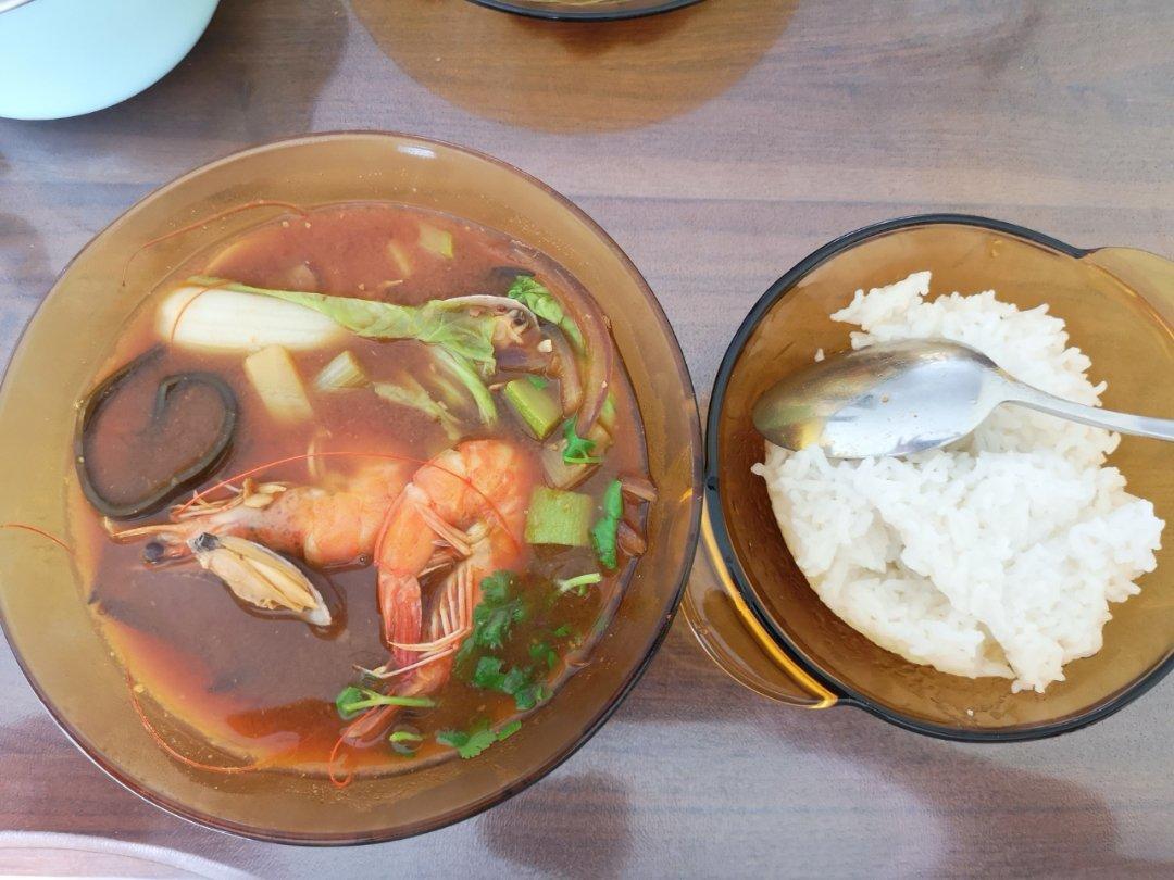韩式海鲜大酱汤
